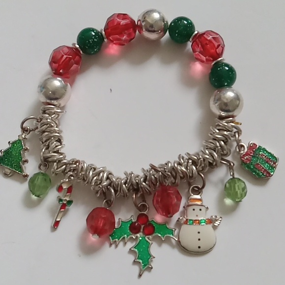 Christmas Charm Bracelet Red & Green Beads Tree, Present & Snowman charms. - Picture 2 of 6